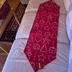 Beautiful red holiday table runner